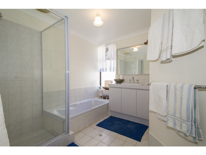 10 Summit Grove, Swan View WA 6056