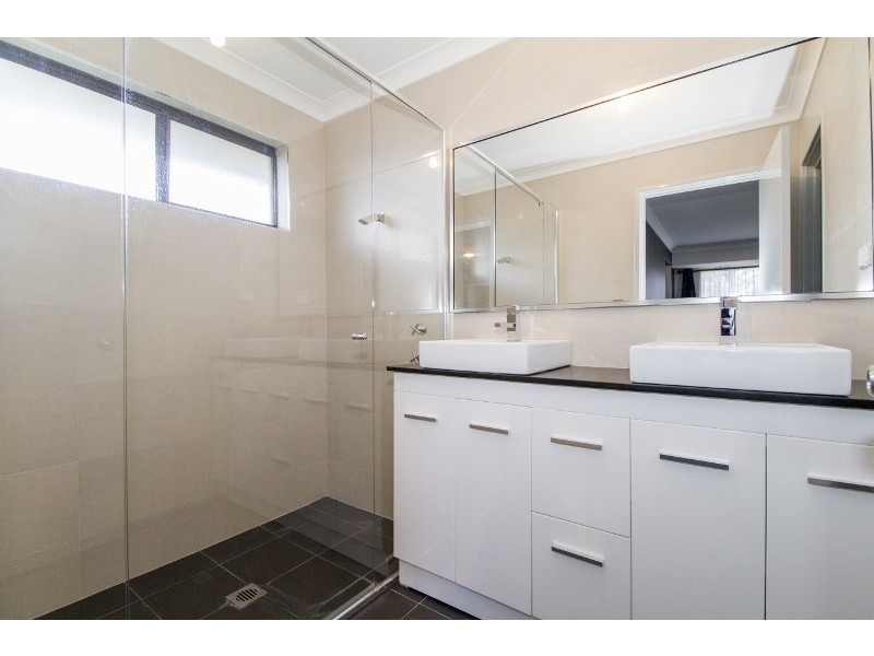 20 Camellia Loop, Forrestfield WA 6058