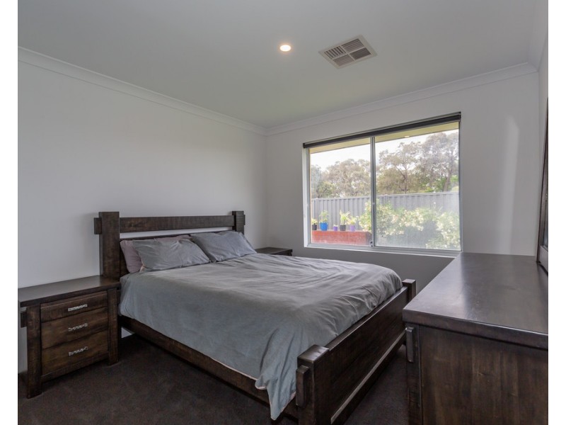 37 Semerwater Crescent, Aveley WA 6069