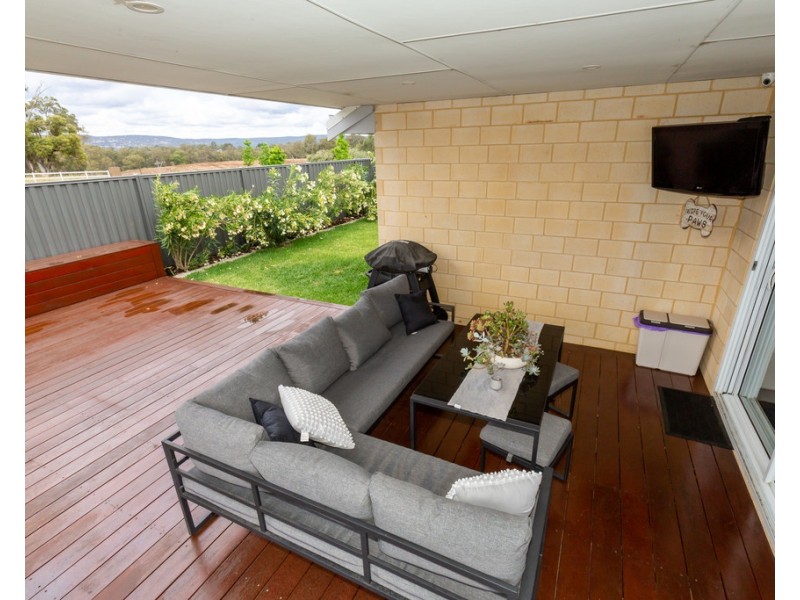 37 Semerwater Crescent, Aveley WA 6069