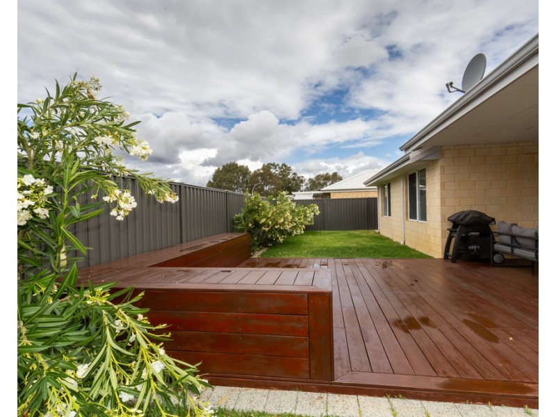 37 Semerwater Crescent, Aveley WA 6069