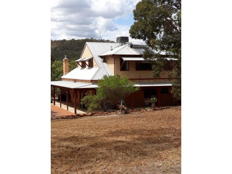 1360 Viveash Road, Swan View WA 6056