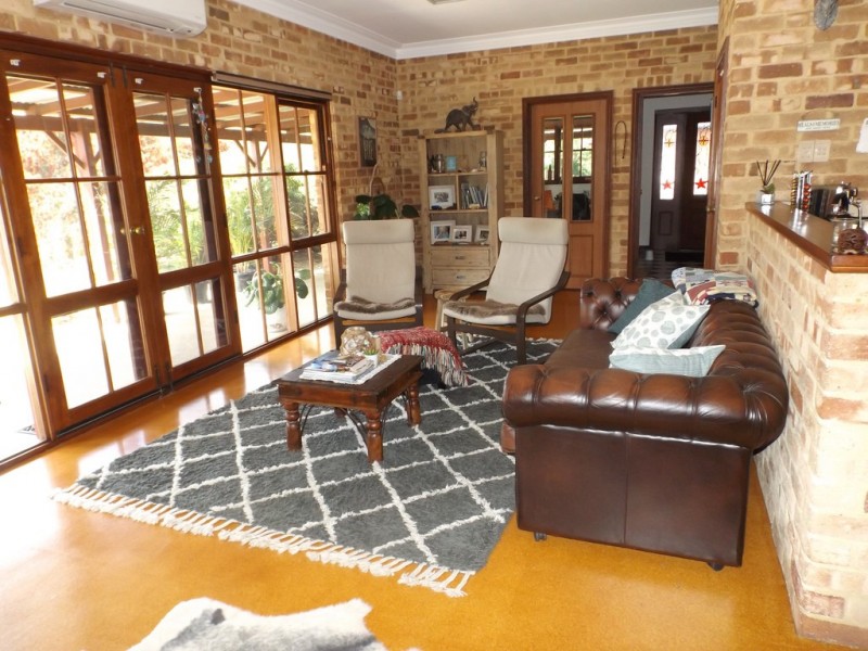 1360 Viveash Road, Swan View WA 6056