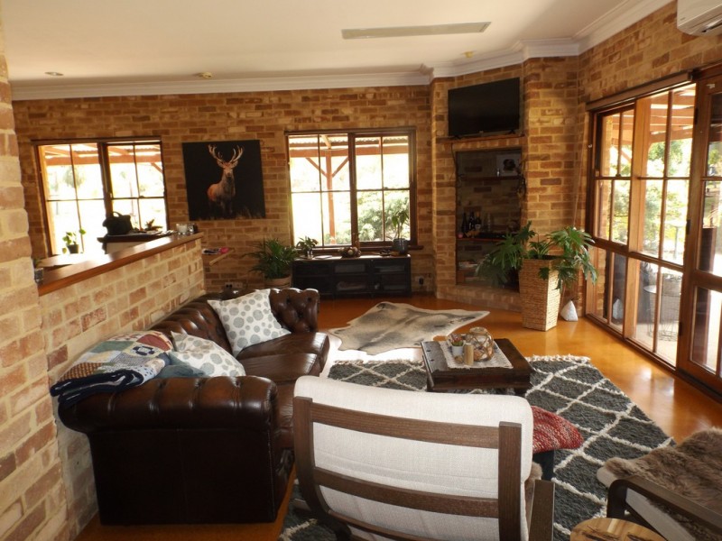 1360 Viveash Road, Swan View WA 6056