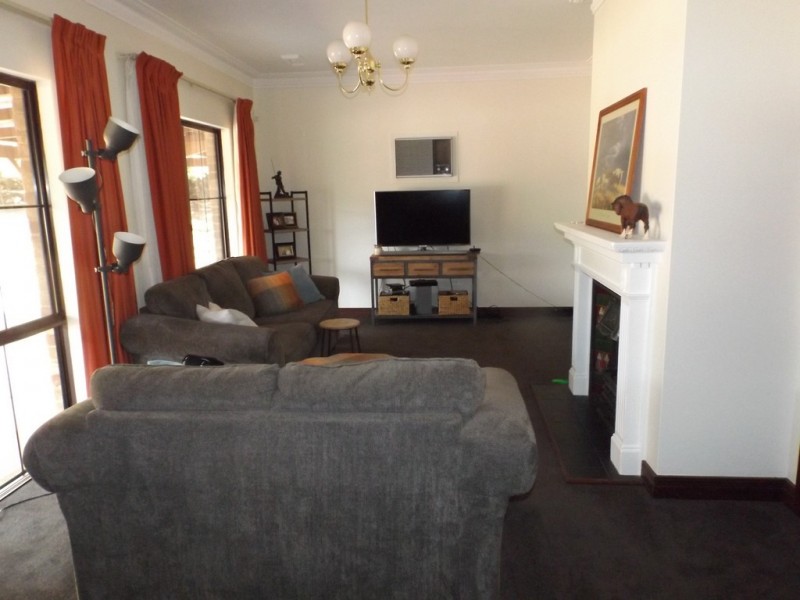 1360 Viveash Road, Swan View WA 6056