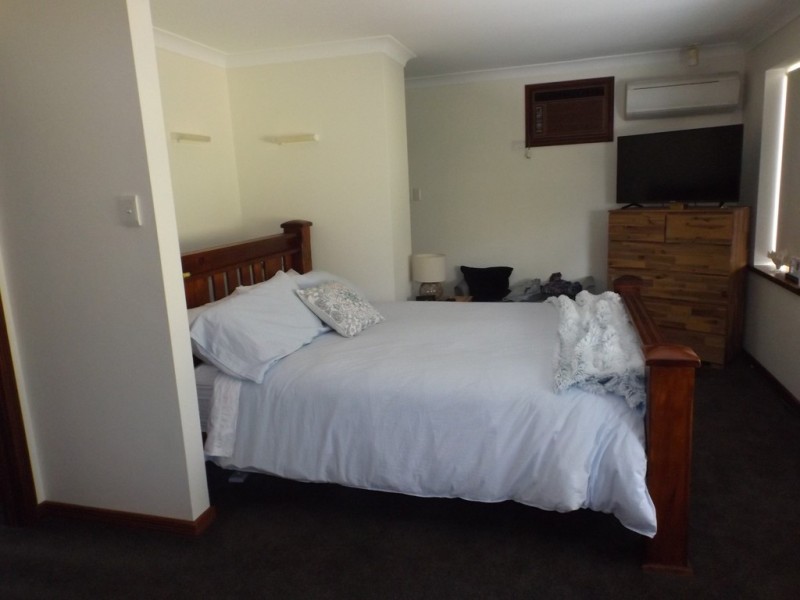 1360 Viveash Road, Swan View WA 6056