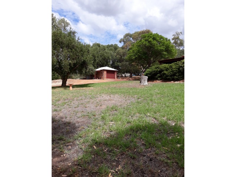 1360 Viveash Road, Swan View WA 6056