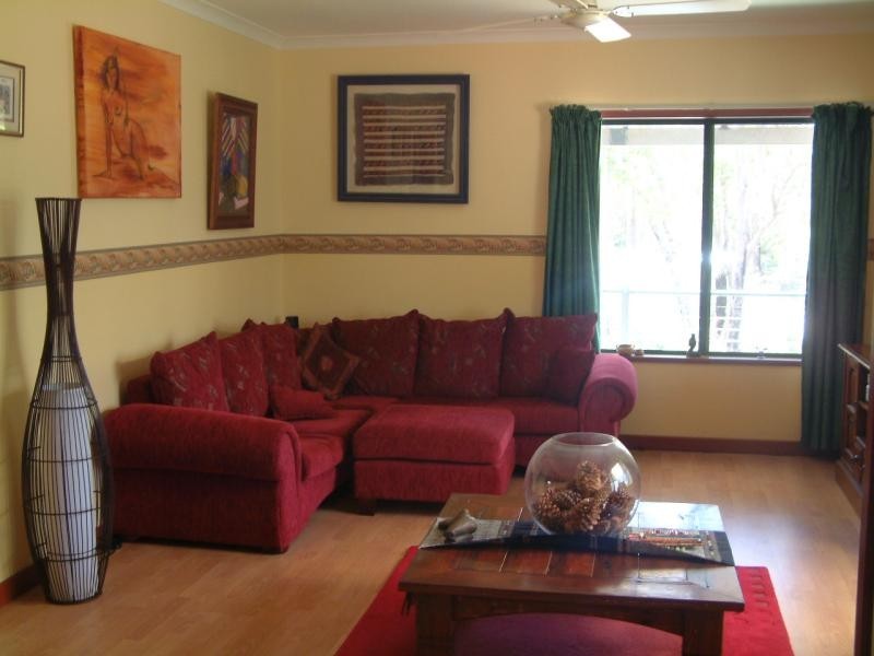 285 Vernon Ave, Mundaring WA 6073