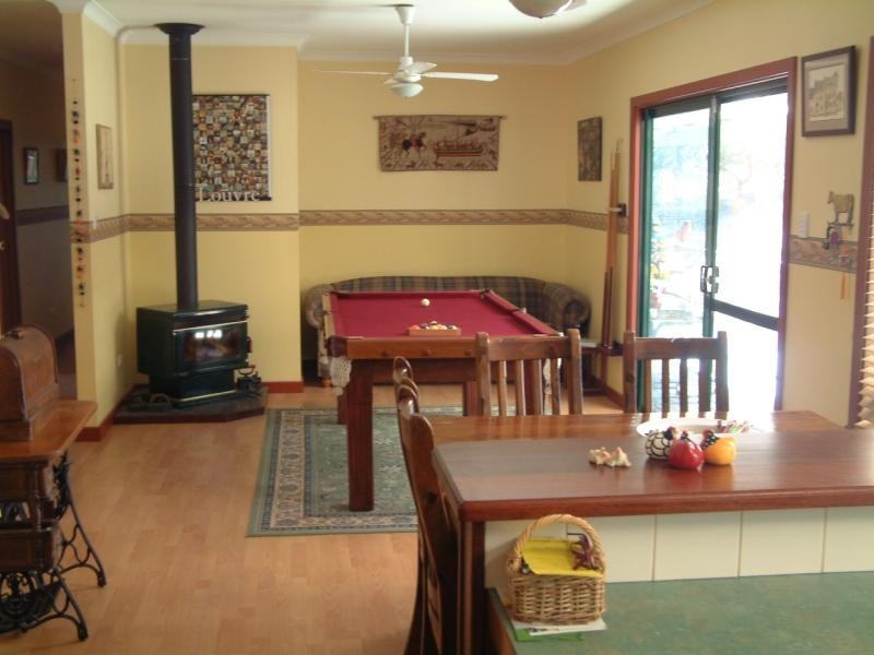 285 Vernon Ave, Mundaring WA 6073