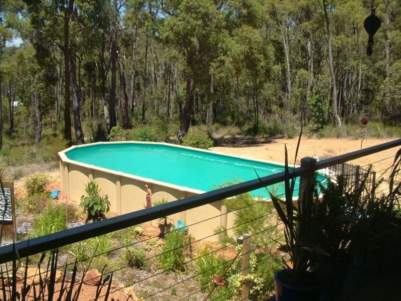 285 Vernon Ave, Mundaring WA 6073