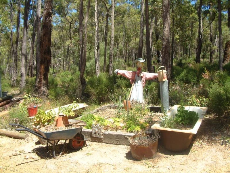 285 Vernon Ave, Mundaring WA 6073