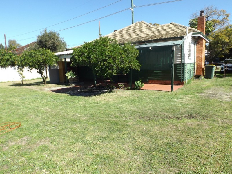 32 Iolanthe St, Bassendean WA 6054