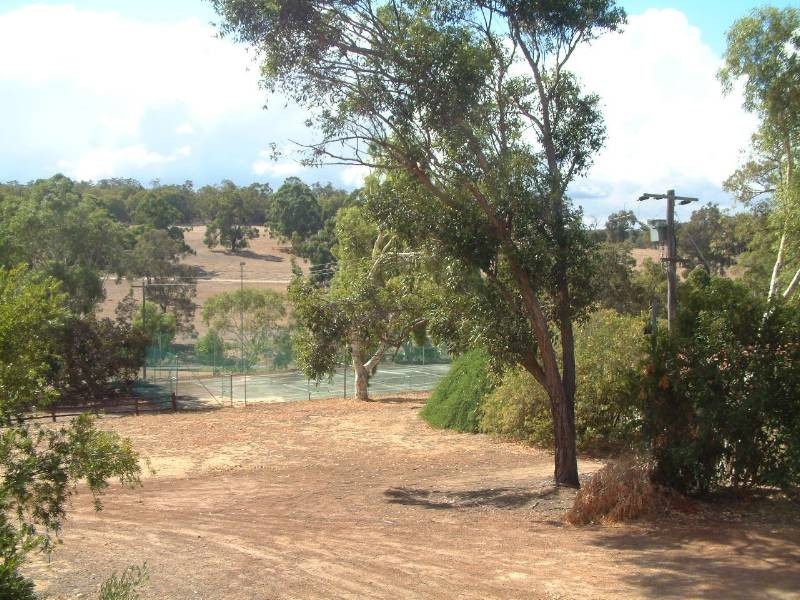 284 Burgess Rd, Brigadoon WA 6069