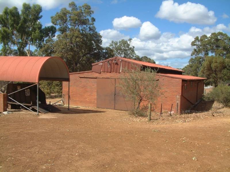 284 Burgess Rd, Brigadoon WA 6069