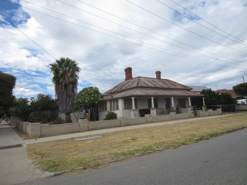 12 New Bond St, Midland WA 6056