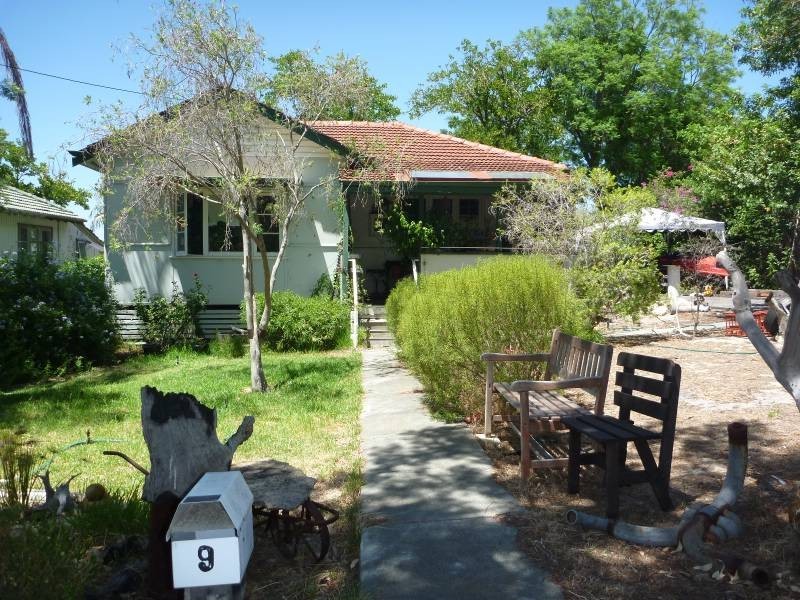9 Watkins St, Eden Hill WA 6054