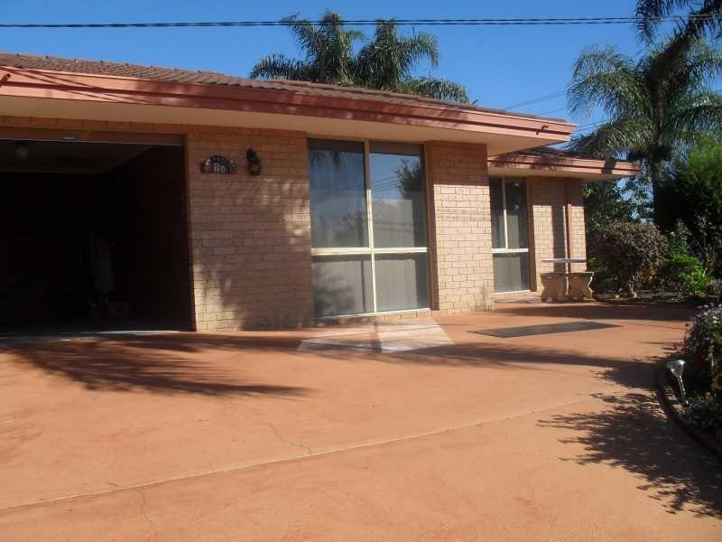 2a Eaglemont Dve, Swan View WA 6056