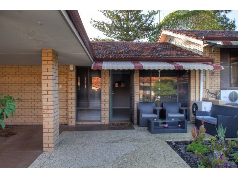 Unit 4/215 Royal Street, Yokine WA 6060