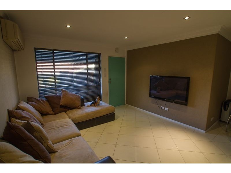 Unit 4/215 Royal Street, Yokine WA 6060