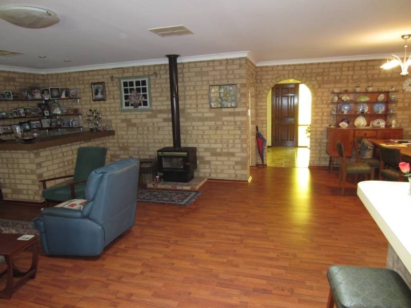 19 Ackmar Way, Swan View WA 6056