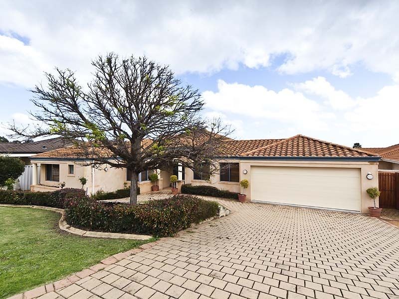 39 Cupello Drive, Swan View WA 6056