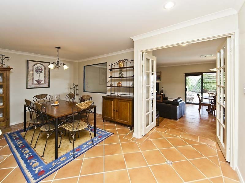 39 Cupello Drive, Swan View WA 6056
