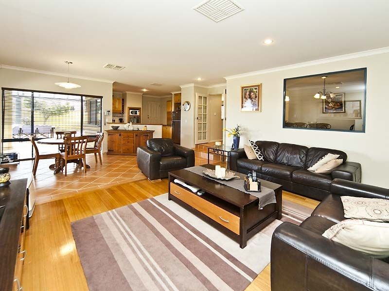 39 Cupello Drive, Swan View WA 6056