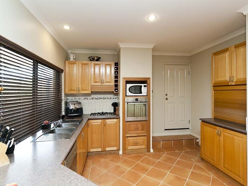 39 Cupello Drive, Swan View WA 6056