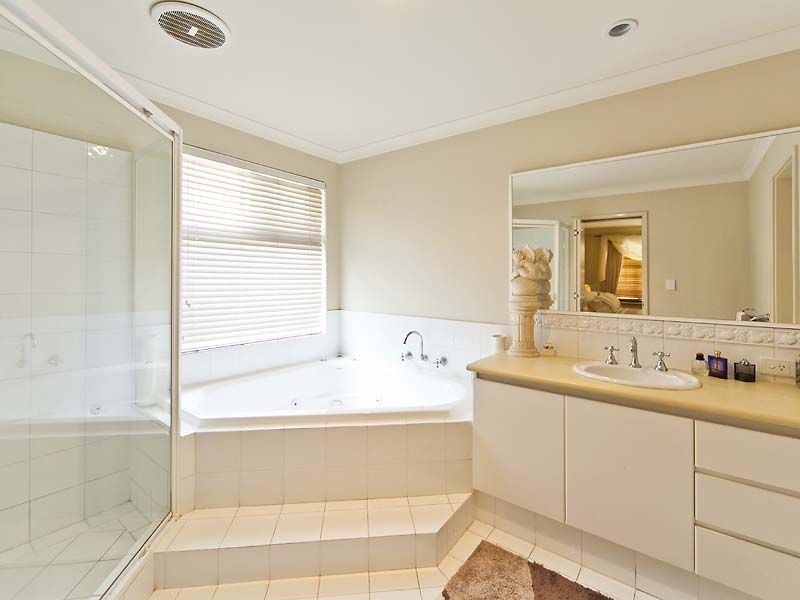 39 Cupello Drive, Swan View WA 6056