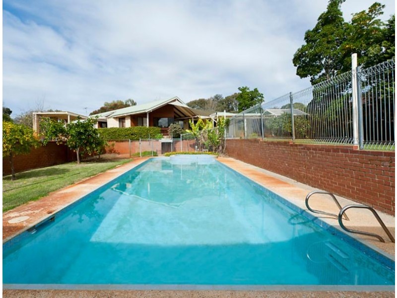 7 Baker St, Hazelmere WA 6055