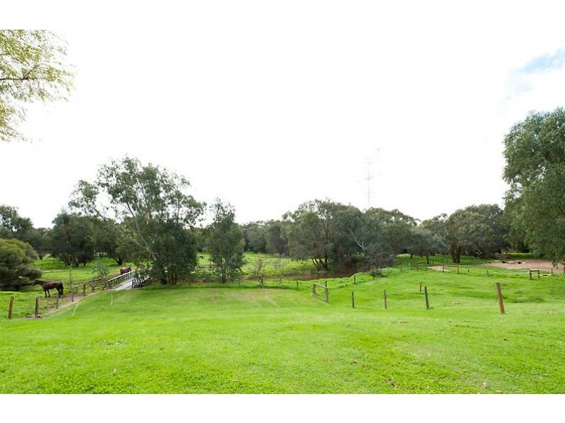 7 Baker St, Hazelmere WA 6055