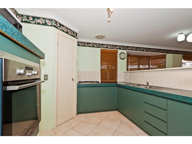 8 Greenough Crt, Jane Brook WA 6056