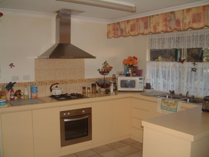 2 White Gum Glen BEECHINA, Chidlow WA 6556