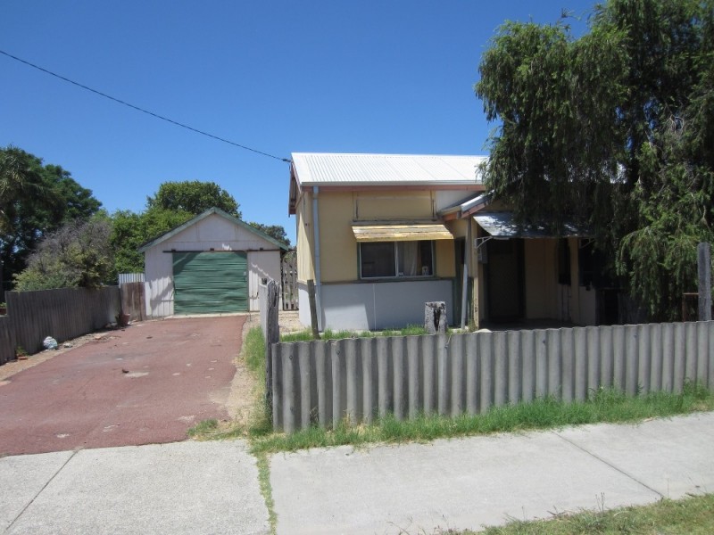 16 Ewart St, Midvale WA 6056