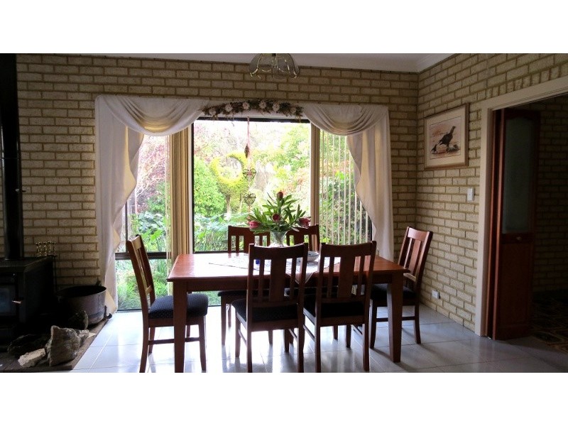 41 Hargraves Cres, Gidgegannup WA 6083