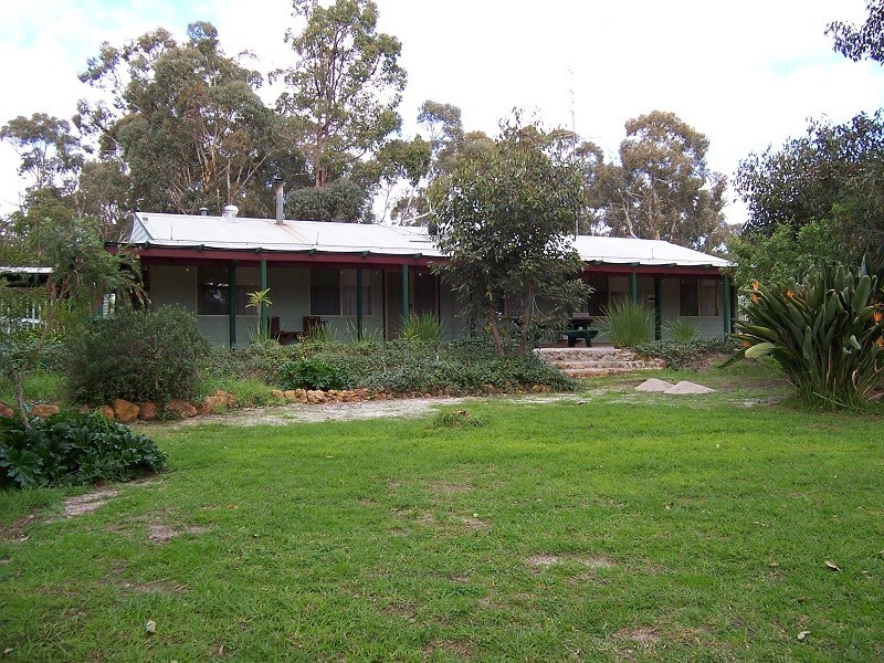 25 Tamma Road, Bakers Hill WA 6562