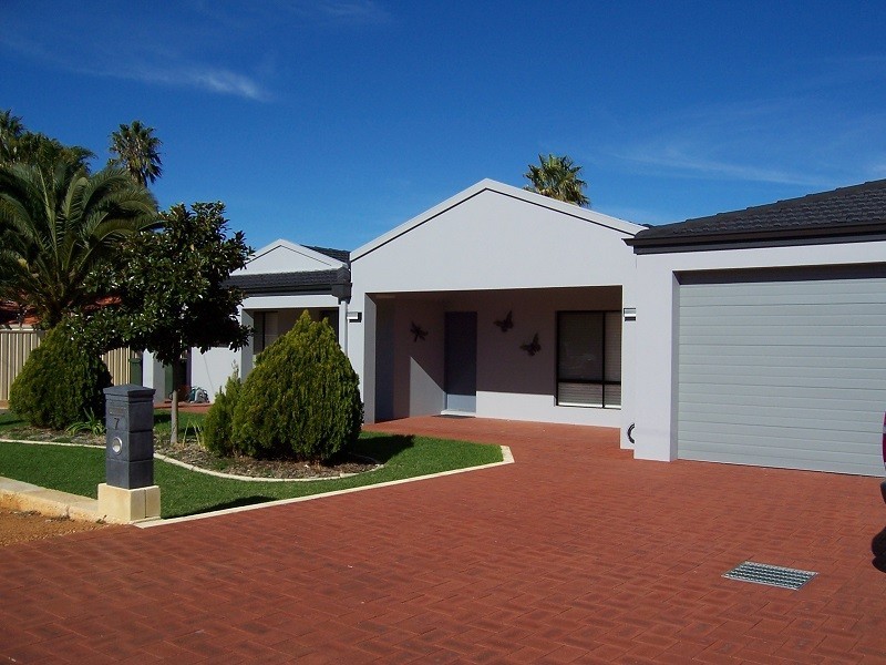 7 McNess Road, Kalamunda WA 6076