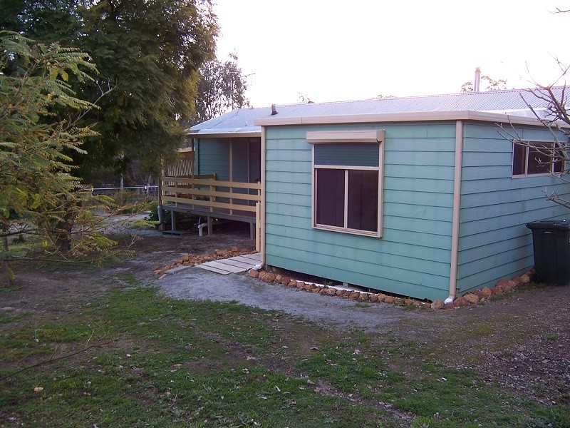 16A Berry Brow Road, Bakers Hill WA 6562