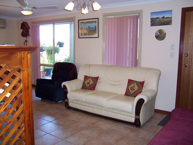 70 Almond Ave, Bakers Hill WA 6562