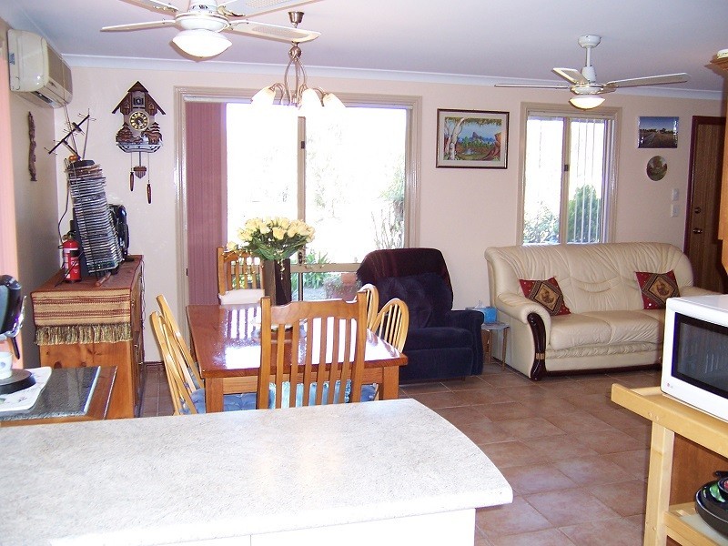 70 Almond Ave, Bakers Hill WA 6562