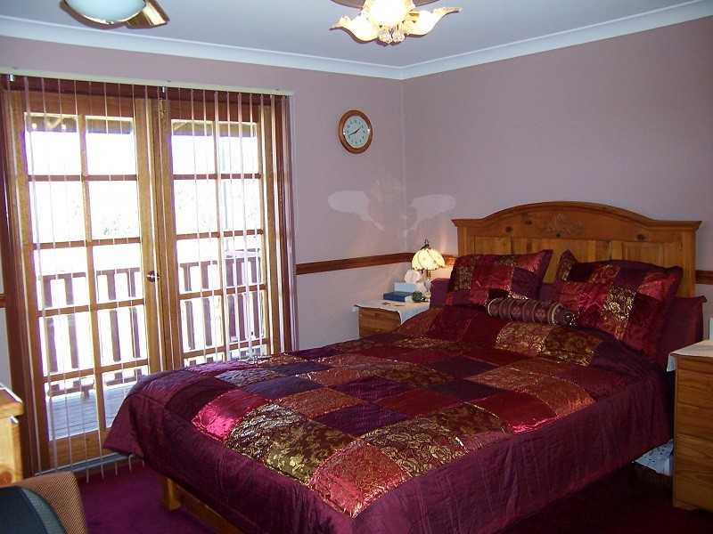 70 Almond Ave, Bakers Hill WA 6562