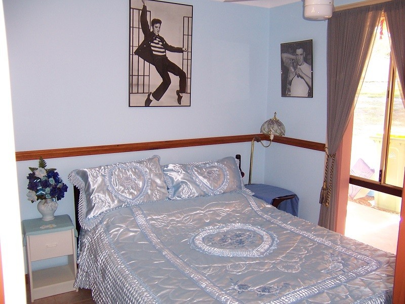 70 Almond Ave, Bakers Hill WA 6562