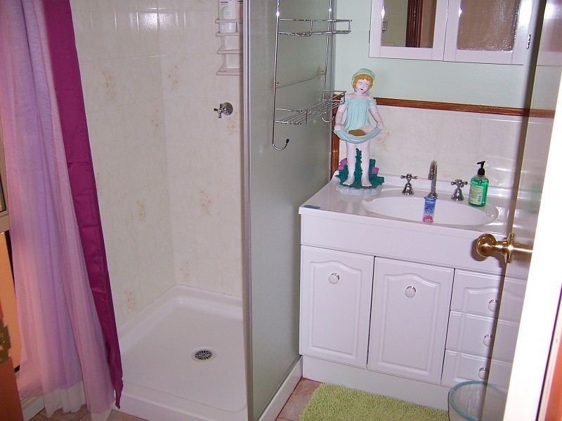 70 Almond Ave, Bakers Hill WA 6562