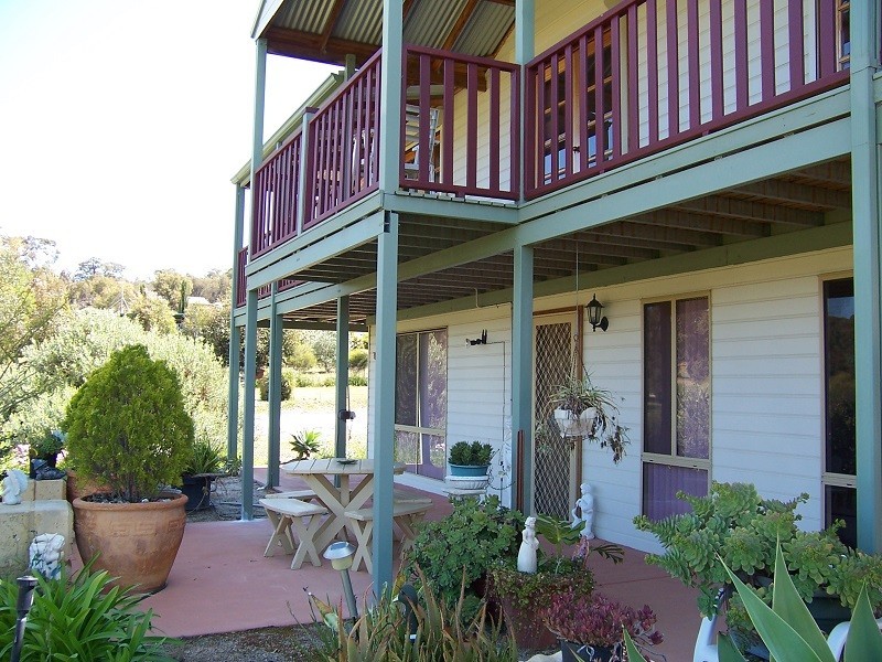 70 Almond Ave, Bakers Hill WA 6562