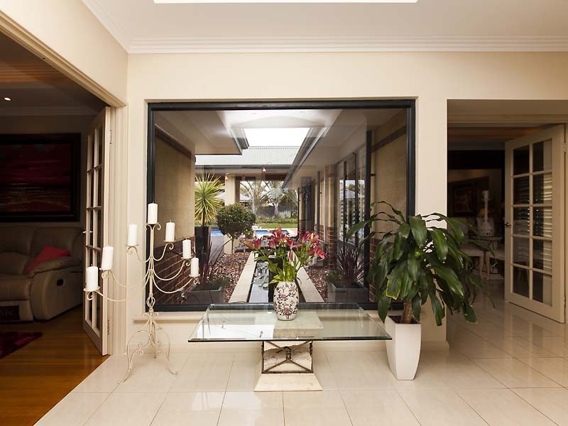 10 Brentwood Way, The Vines WA 6069