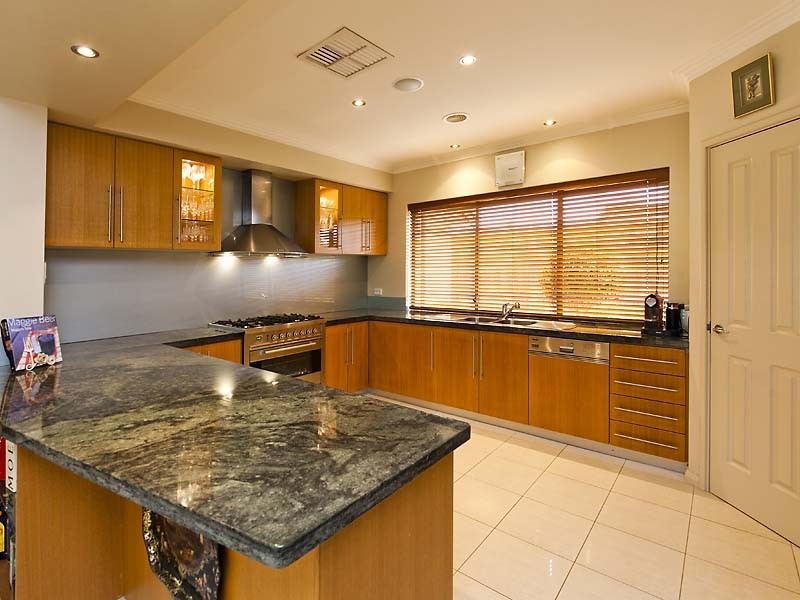 10 Brentwood Way, The Vines WA 6069