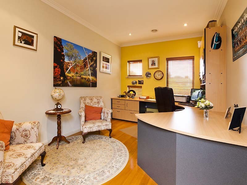 10 Brentwood Way, The Vines WA 6069