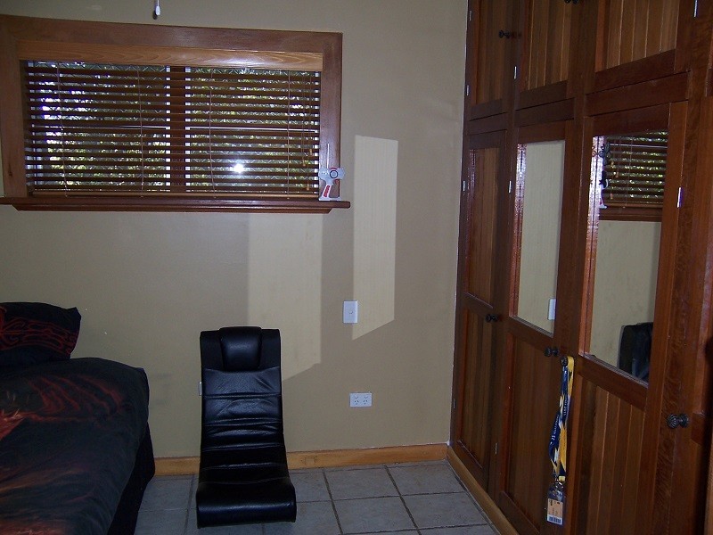 16 Berry Brow Road, Bakers Hill WA 6562