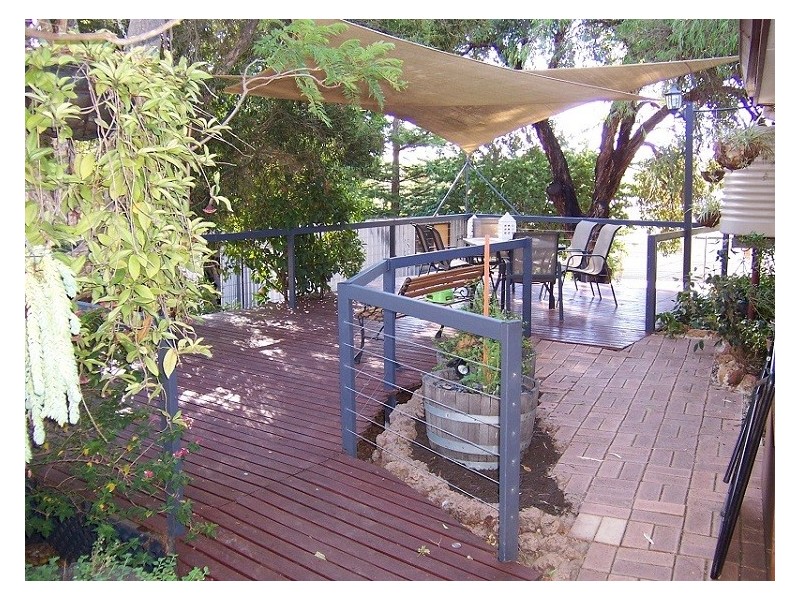 16 Berry Brow Road, Bakers Hill WA 6562