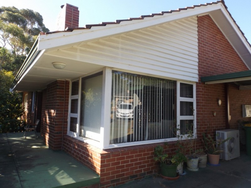 6 Gloucester Rd, Kalamunda WA 6076